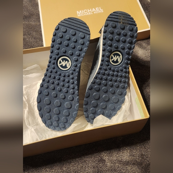 Michael kors women's size 8.5 - Picture 4 of 4